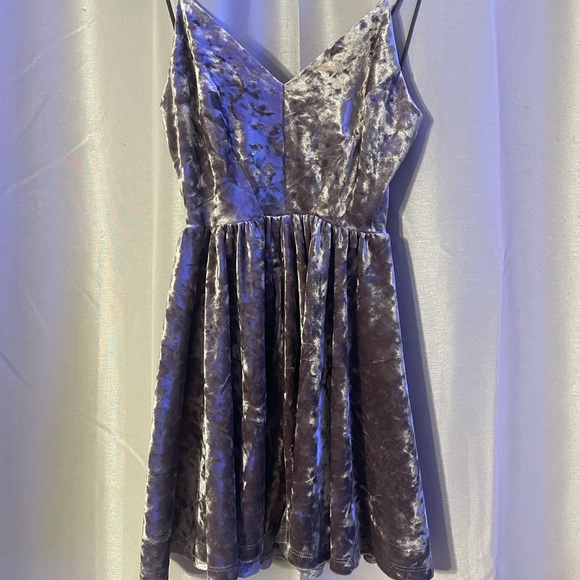 silence + noise (UO) taupe velvet open-back romper - Picture 2 of 4